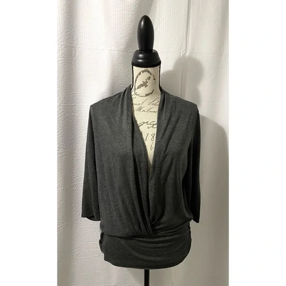 H&M Drape Front Top with Ruching on Sides - Picture 1 of 3